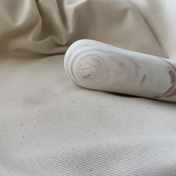 Adele Brydges - Spur Rose & Leder-Clutch The spur dick auf der Oberseite und dünner Spitze, ist es aus Porzellan in der Farbe rosa und weiß von Adeles brydges bei brigade mondaine