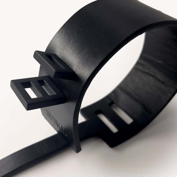 SPNKD - Whisper Handcuffs Black Mixed handcuffs of the brand SPNKD black color with matte finish