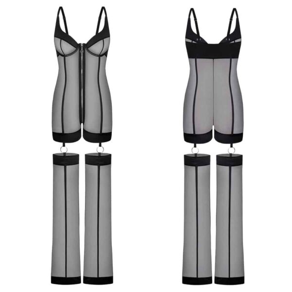 Das Kitty Pop Catsuit Set von Bæd Stories kombiniert dehnbare Seide und feines Netzgewebe für einen gewagten Look. Dank seiner Büste mit Reißverschluss-Bügel kann er kurz oder lang getragen werden. Es wird in einem Samtbeutel geliefert und vereint Sinnlichkeit und Komfort. Seien Sie mutig und trendy mit diesem provokanten Set.