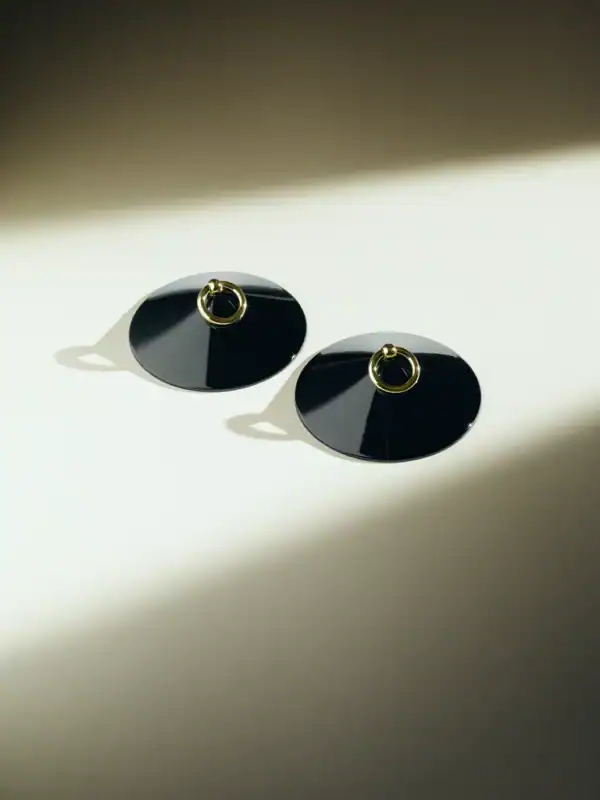 BORDELLE SIGNATURE Black O Nipplets Photo de Nippies avec Anneaux de 3/4 en Émail couleur Noir