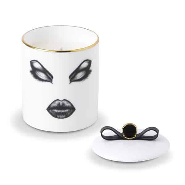 LDC - Vela perfumada Prima Donna Vela de porcelana blanca con tapa de pajarita que representa la cara de una prima donna en fieltro