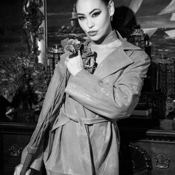HOUSE OF SXN Rosa Sanguine whip, red patent leather, twelve braided straps, leather rose, luxury BDSM, handcrafted in Palm Beach, refined and sophisticated pleasure.