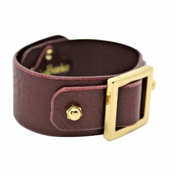 UNA BURKE- Square Slide Stacking Bracelet MerlotG Packshot on white background of the square slide stacking bracelet.