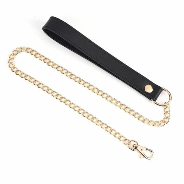 Packshot on white background of Liebe Seele's Flowers Necklace & Leash.
