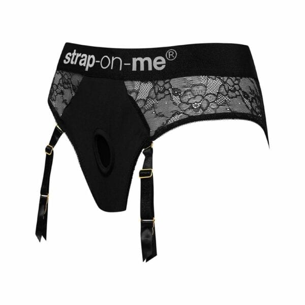 STRAP-ON-ME - Harnais Lingerie Diva Harnais Lingerie Diva en dentelle noire de Strap-On-Me, avec porte-jarretelles amovibles et anneau discret pour une expérience intime. Design seconde peau pour un confort optimal et une allure sensuelle.