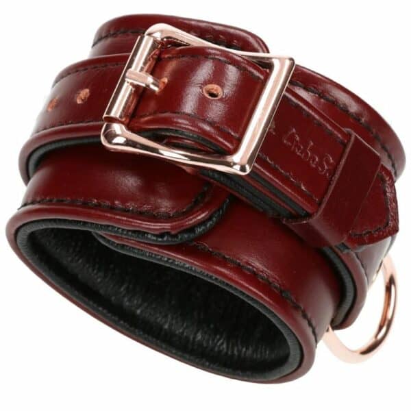 Packshot d'une Menotte en Cuir couleur Rouge avec Chaine Or