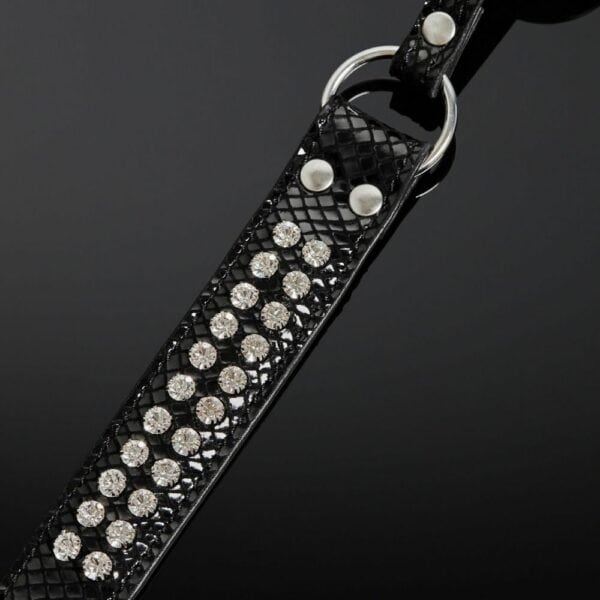 Foto Packshot Cristaux Detalle GAG Cuir Serpens Piel de Vaca y Silicona Negro y Cristaux