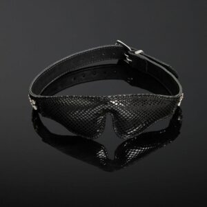 Packshot Bondage Maske Serpens Leder Schwarz Brillant Serpens und Kristalle