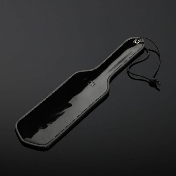 Packshot Paddle Negro Charol