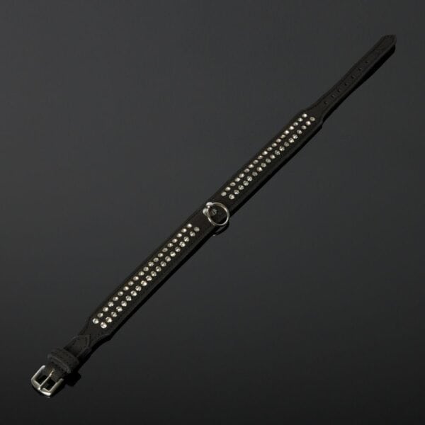 Packshot Chocker Bondage Nubukleder Schwarz mit Kristallen und Metallring