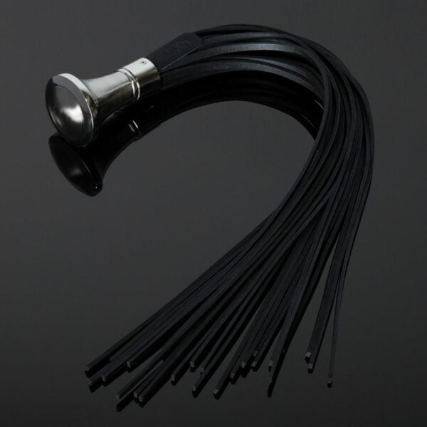 Packshot of a Swift with Black Leather Straps and Silver Metal Handle