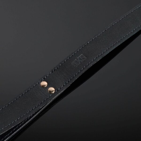 Detail of the Black Nubuck Leather Lead Packshot
