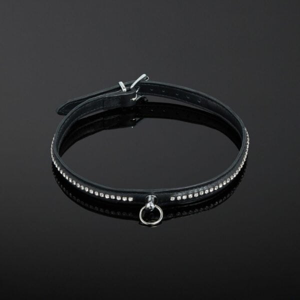 Photo Packshot Collier Bondage Cuir Nubuck Noir et Cristaux en Rhinestones et Anneau