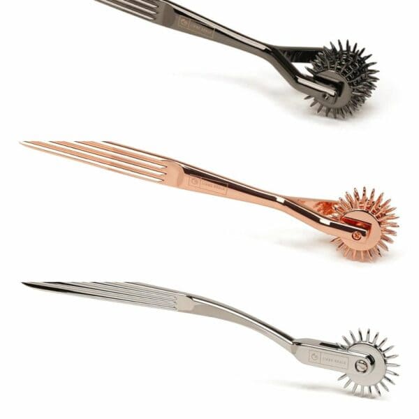 Wartenberg LIEBE SEELE stainless steel castor with 1, 3 or 5 rows. Compact BDSM tool for unique, intense sensations. Available in three refined colors, ideal for role-playing.
