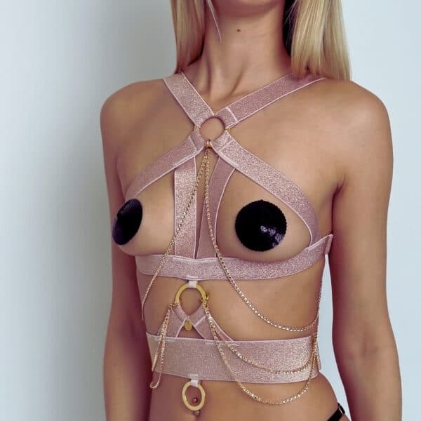 MAISON LIBERTINE - Regina Rose Jewelry Harness Front woman wearing a Pink Jewelry Harness