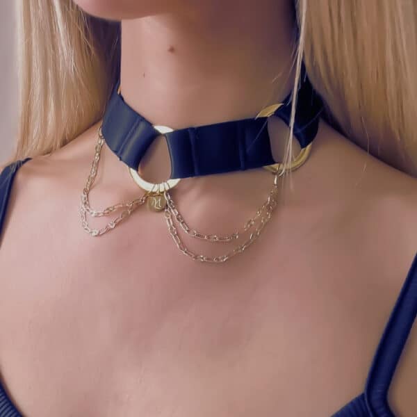 MAISON LIBERTINE - Liguero Gargantilla Golden Games Negro 3/4" Mujer con liga de gargantilla negra con cadenas doradas en el cuello