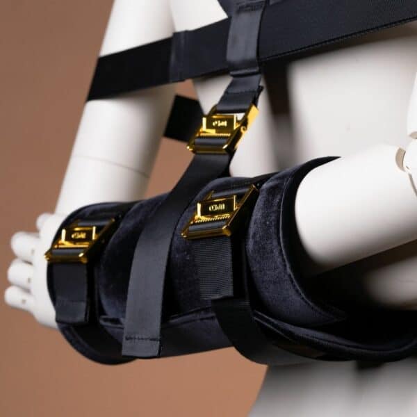 UPKO Bondage - Set Takate Kote Easy Shibari Takate Kote bondage Hebillas de aleación de zinc galvanizado Correas de poliéster resistentes y correa íntima desmontable Detalle en el bolsillo trasero de terciopelo