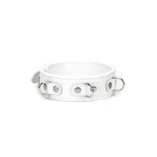 Packshot Collier en Cuir Blanc