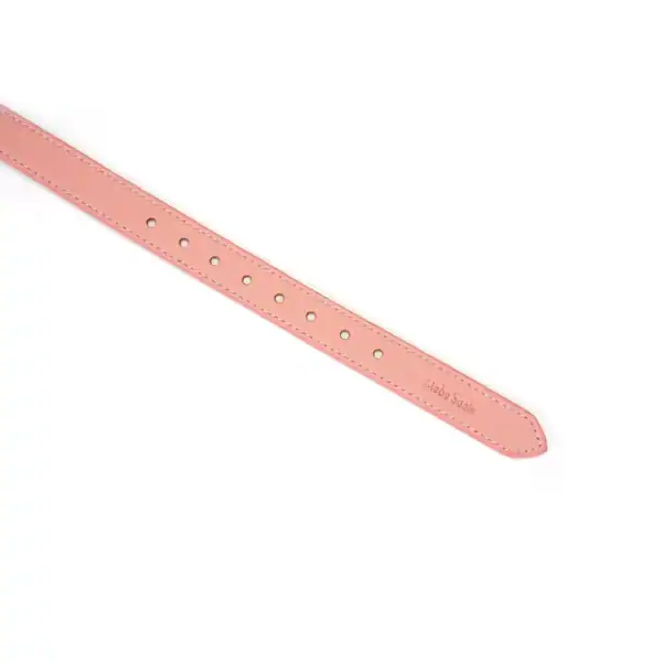 Packshot Augenbinde Blindfoll Leder Rosa Detail Zoom auf Gurtband d'Attachment
