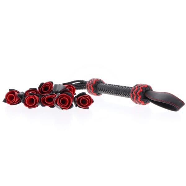 Fouet en cuir véritable Lanières en forme de roses poignée tressée avec détails rouges