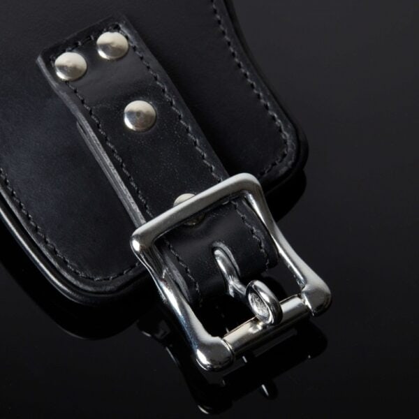 Bondage-Posture-Halsband aus schwarzem Leder Drei D-Ringe