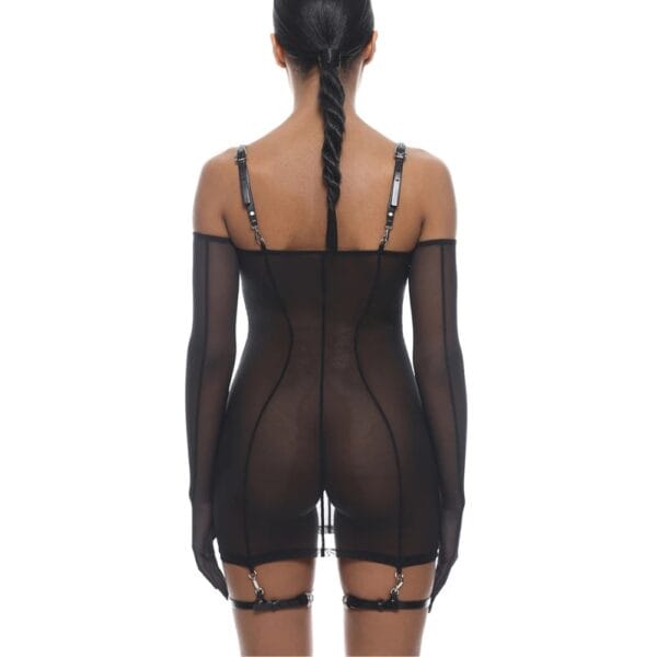 Robe en résille noir ultra-extensible et détails bretelles et jarretières en cuir naturel Noir détails Argentés