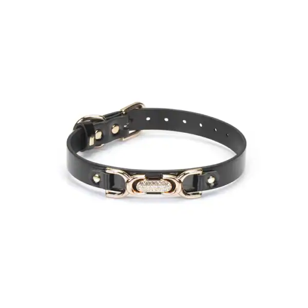 Collar gargantilla negro con strass y doble C dorada de LIEBE SEELE. Hecho de imitación de cuero, 7 ajustes para un ajuste perfecto. Un accesorio chic y provocativo para los juegos de cachorros o los conjuntos fetichistas.