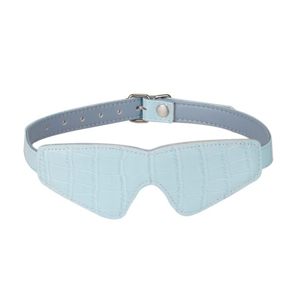 Kit de Bondage Macaron Bleu Menthe LIEBE SEELE, 9 pièces : bandeau, bâillon-boule, collier avec laisse, menottes poignets et chevilles, paddle, flogger, hogtie, mini masseur, similicuir bleu menthe avec finitions argentées.