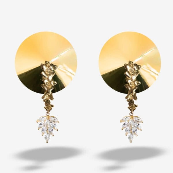 QRUCIFIX - AURELIA Nippelabdeckungen Selbstklebende, wiederverwendbare Nippelabdeckungen in 18 Karat Gold und Swarovski® Kristall. Raffiniertes und elegantes Blumendesign, das Luxus und Sinnlichkeit vereint. Ethisch und verantwortungsvoll hergestellt.