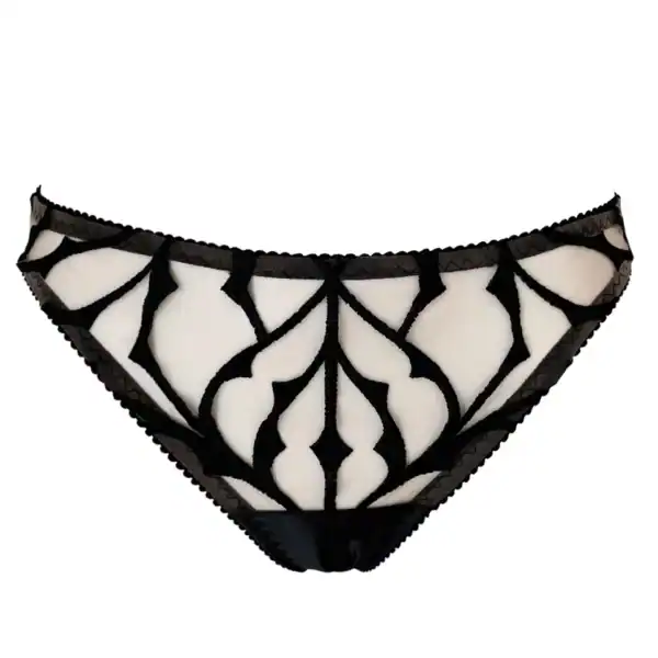 VIDE NOIR - Dogma Tanga bragas Tanga de talle bajo en tul nude bordado negro, con detalle de triángulo de satén en la parte delantera. Espalda minimalista en suave tul. Braguita vegana ligera y cómoda.