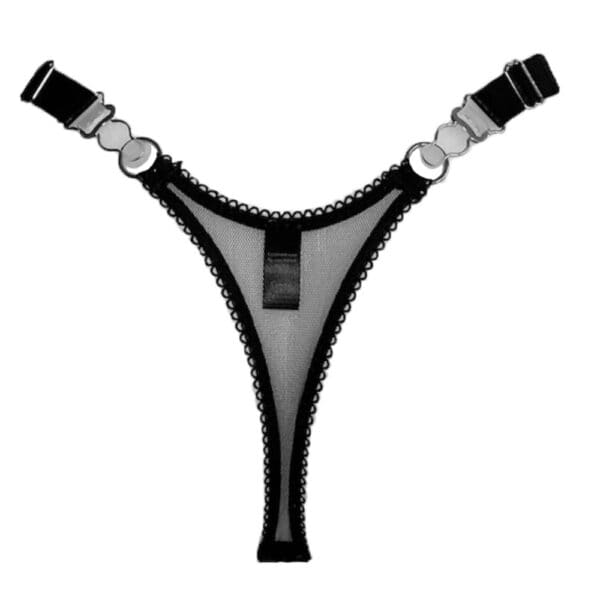 Dione String aus gekreuztem Tüll mit Picot-Gummiband, silbernen Ringen, verstellbaren Seiten und Strapshaltern. Strukturiertes und sinnliches Design.
