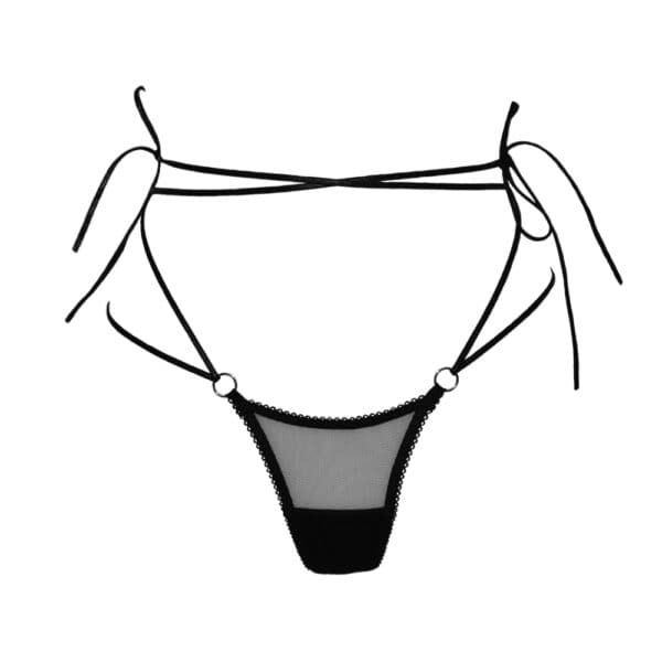 Ione String aus transparentem Mesh mit Picot-Gummiband, gekreuzten Spaghettibändern an der Taille, silberfarbenen Metallringen, limitierte Auflage, individuelle Passform.