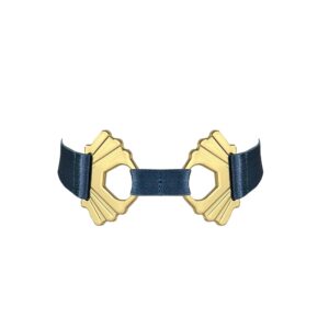 Als minimalistische Version der ikonischen Halskette der Kollektion setzt der Melusina Strap Collar auf grafische Schlichtheit.