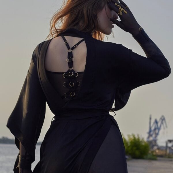 Robe longue en mesh FLASH noire, tissu transparent et fluide épousant la silhouette, portée sur lingerie, rendu sensuel et minimaliste - Brigade Mondaine Paris
