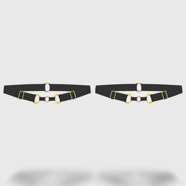 Jarretières Sia QRUCIFIX – BRIGADE MONDAINE Vue frontale de deux jarretières noires QRUCIFIX posées à plat sur fond clair, avec anneaux dorés, attaches réglables et design symétrique. Accessoires de lingerie haut de gamme pour un look sophistiqué.