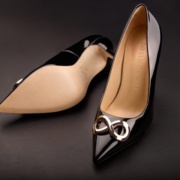 Escarpins CENTOVENTI IINFYNII à talons aiguilles avec détail métallique bijou, chaussures femme noires au design graphique, sélection Brigade Mondaine Paris