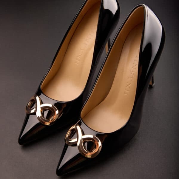Escarpins CENTOVENTI IINFYNII à talons aiguilles avec détail métallique bijou, chaussures femme noires au design graphique, sélection Brigade Mondaine Paris