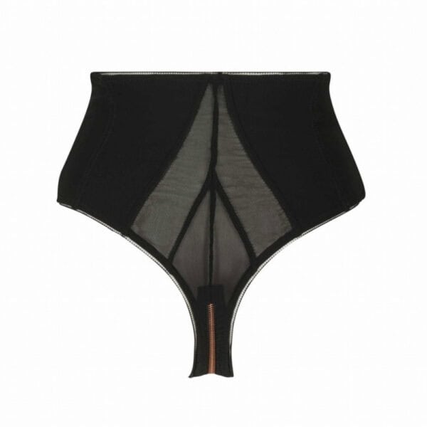 Miley CATANZARO High Waist String aus schwarzem Tüll mit strukturierten Paneelen und zentralem Reißverschluss. Ein hochwertiges Stück, das von Brigade Mondaine angeboten wird, mit weißem Hintergrund.