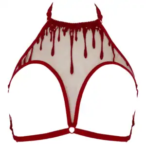 Harnais CRIMSON VIDE NOIR présenté chez Brigade Mondaine Paris, harnais rouge en tulle brodé avec motifs de gouttes stylisées, sangles réglables et structure ajourée au rendu couture.