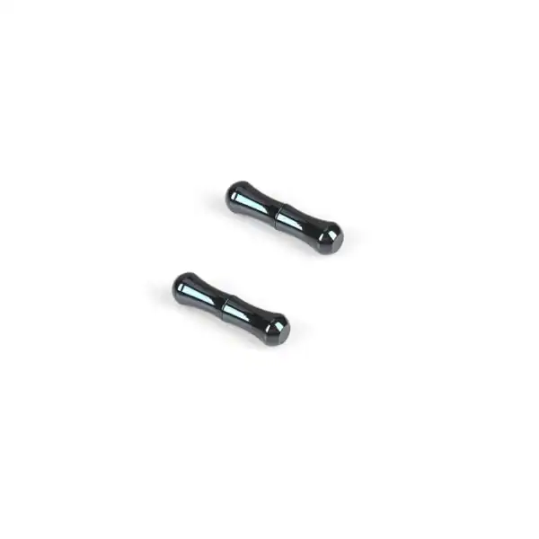 Paire de pinces à tétons magnétiques LIEBE SEELE en métal noir poli, forme compacte et symétrique, présentées sur fond blanc en vue produit détaillée
