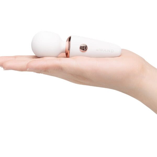 WAND mini, compact stimulator | Brigade Mondaine Paris WAND mini massage with rounded design and soft finish, presented in a compact version, offered by Brigade Mondaine Paris. Electric Sextoys