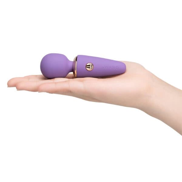 WAND mini, compact stimulator | Brigade Mondaine Paris WAND mini massage with rounded design and soft finish, presented in a compact version, offered by Brigade Mondaine Paris. Electric Sextoys