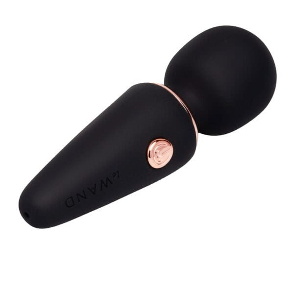 WAND mini, compact stimulator | Brigade Mondaine Paris WAND mini massage with rounded design and soft finish, presented in a compact version, offered by Brigade Mondaine Paris. Electric Sextoys