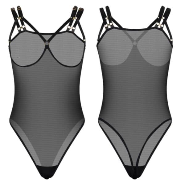 Modèle portant un body ouvert en mesh noir avec harnais fin et coupe échancrée, présenté par Brigade Mondaine Paris.