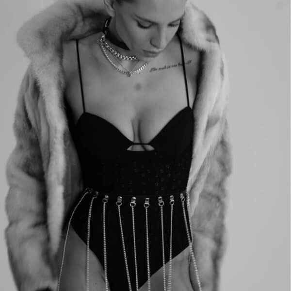 STVENDETTA - Leather Harness Harnais de taille en cuir noir avec chaînes longues métalliques tombantes, style lingerie sexy
