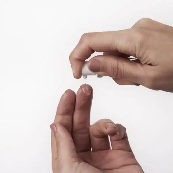 textura-mano-mujer-1